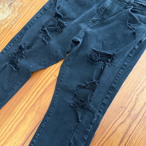 Aeropostale Jeans Black High Rise Jeans Distressed Ripped Size 16 Reg - Picture 2 of 8